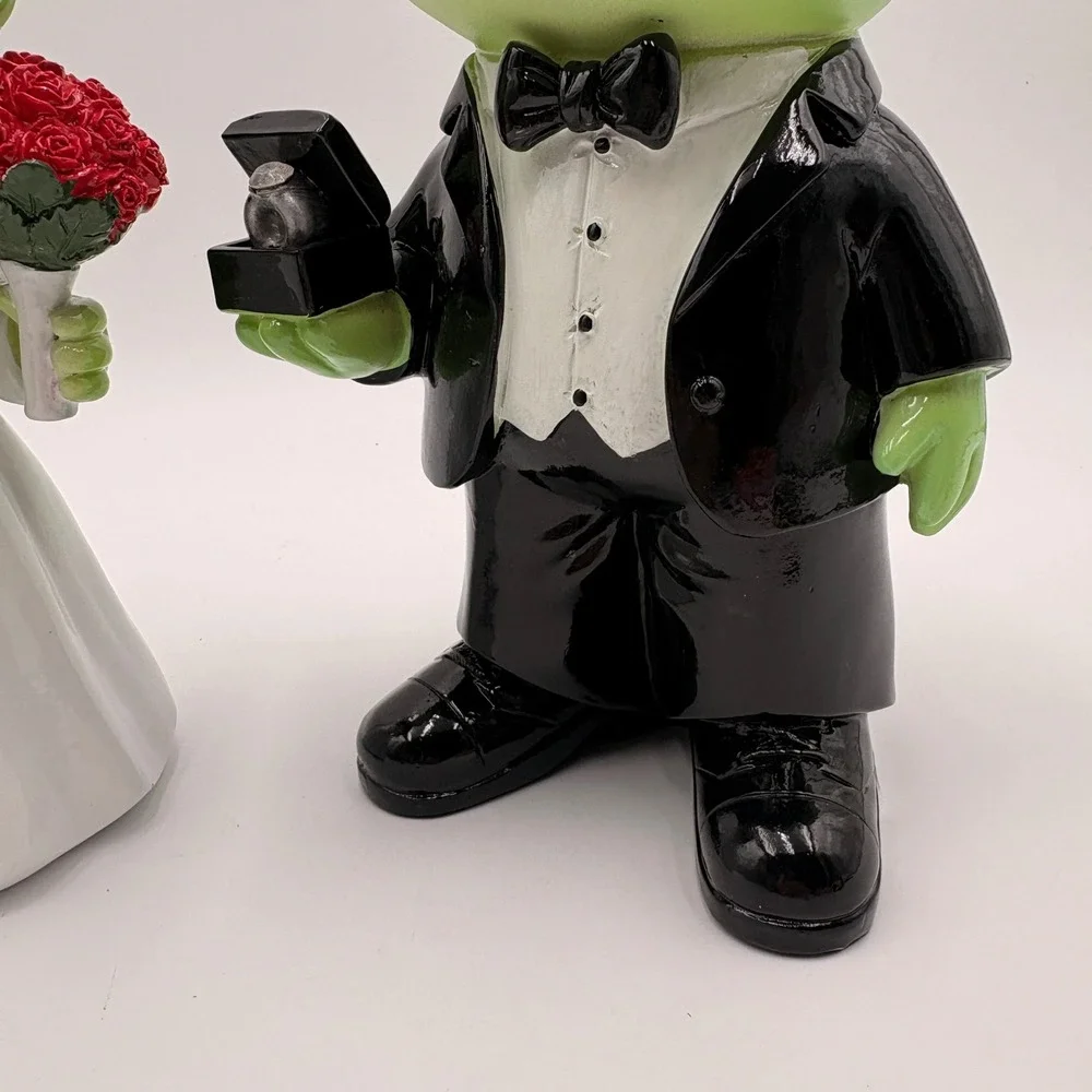 Frankenstein and Bride Wedding Proposal Resin Figurine Set Halloween Decor
